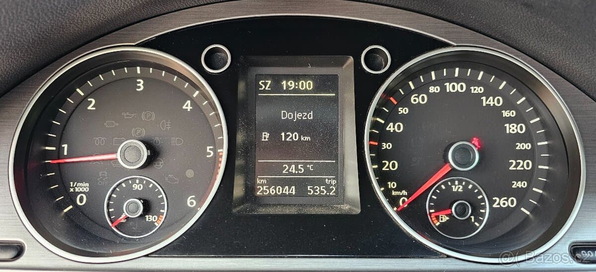 2011 Volkswagen PASSAT - 13