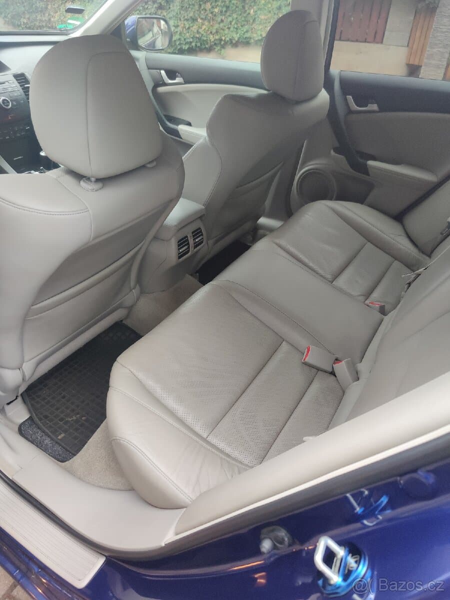 2010 Honda ACCORD - 13