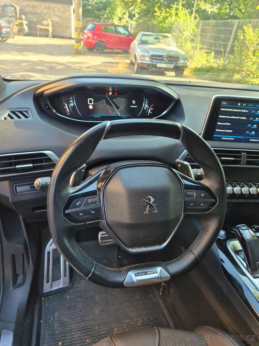 2020 Peugeot 5008 - 13