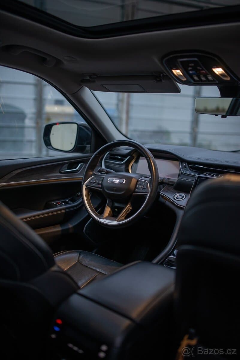 2021 Jeep CHEROKEE - 13