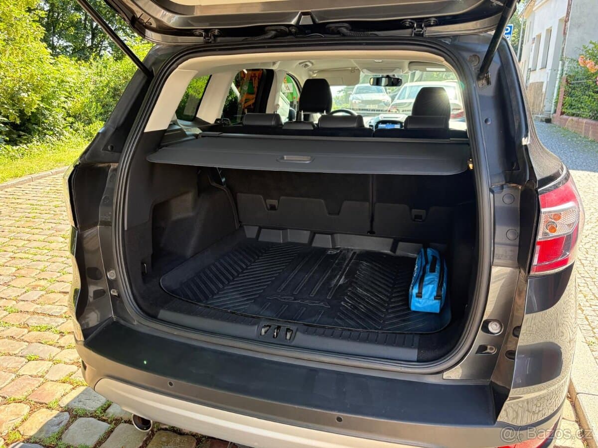 2019 Ford KUGA - 13