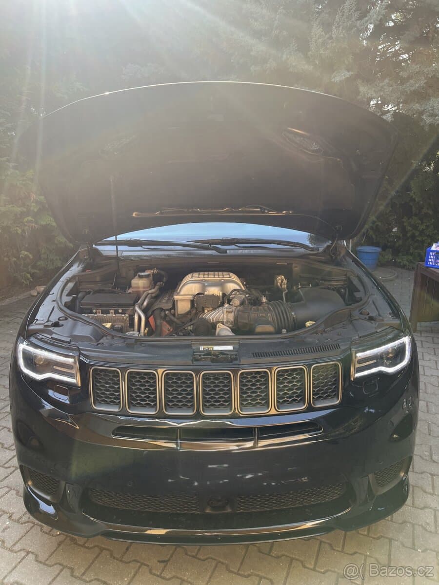 2018 Jeep CHEROKEE - 13