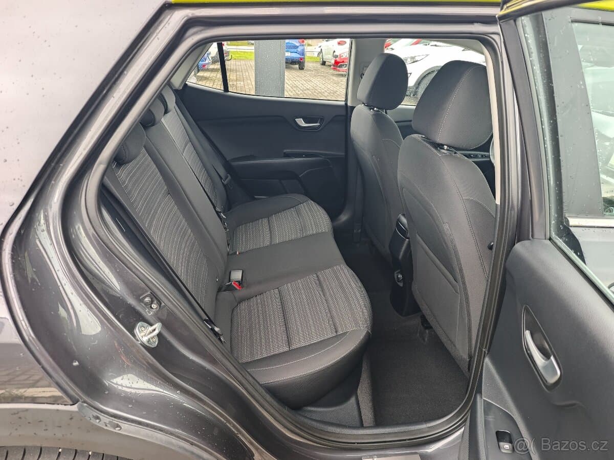 2019 Kia STONIC - 13