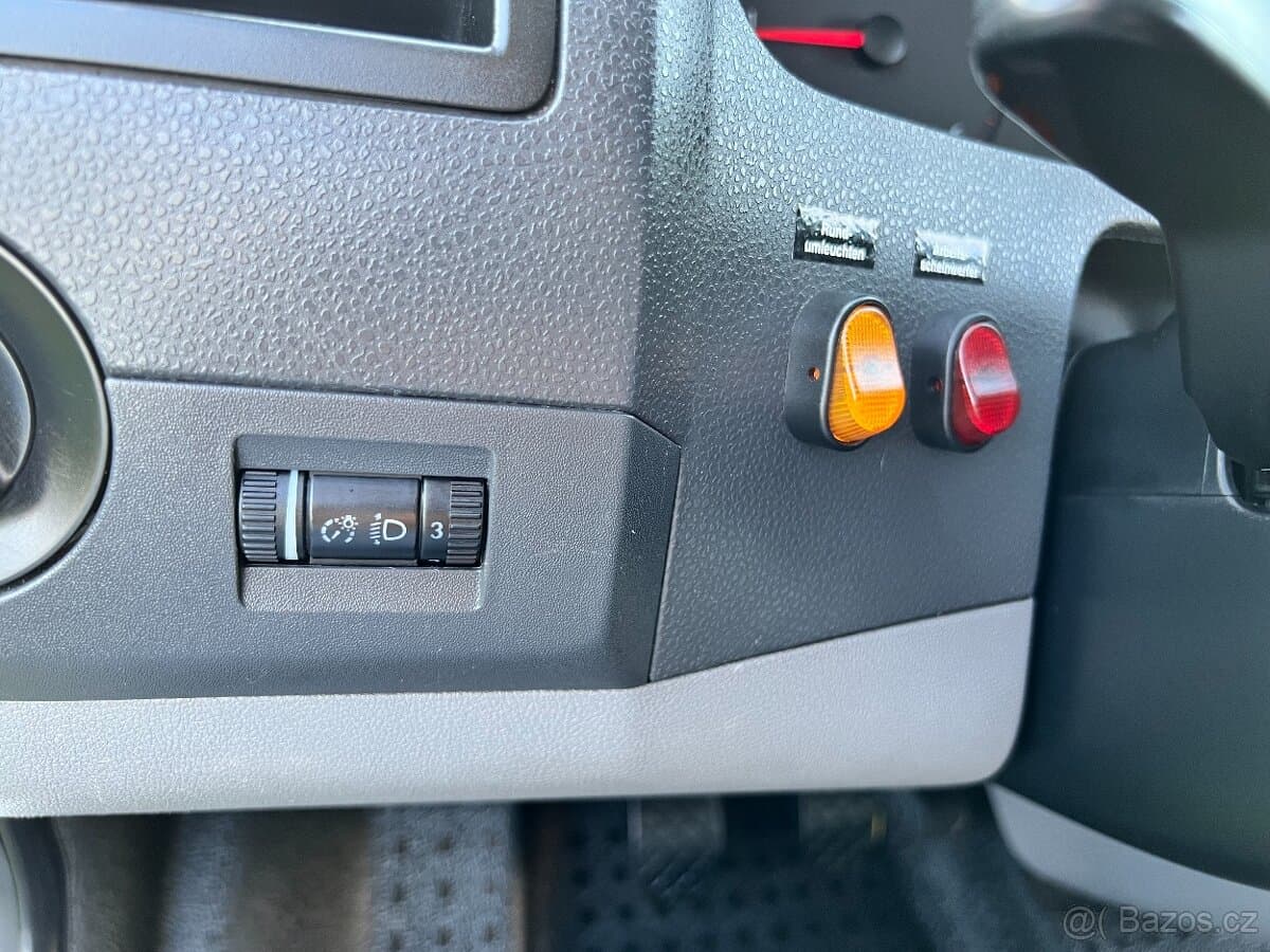 2004 Volkswagen TRANSPORTER - 13