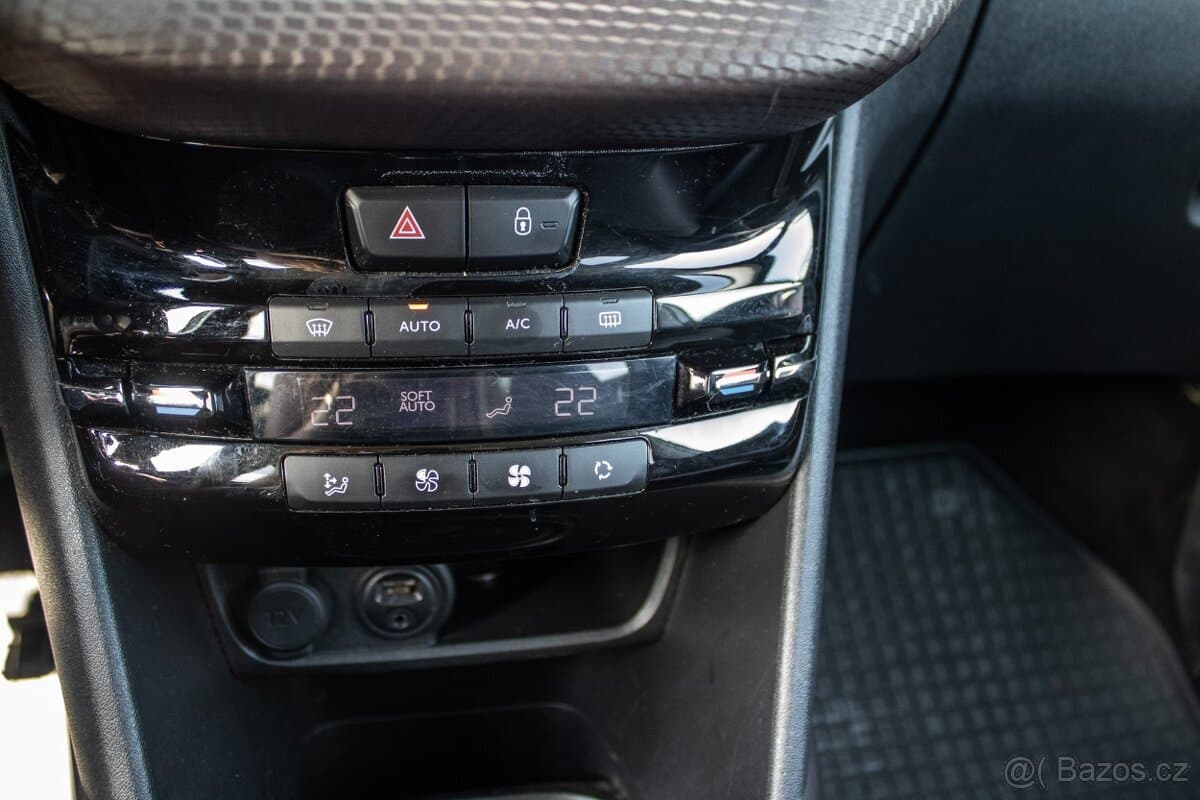 2014 Peugeot 2008 - 13