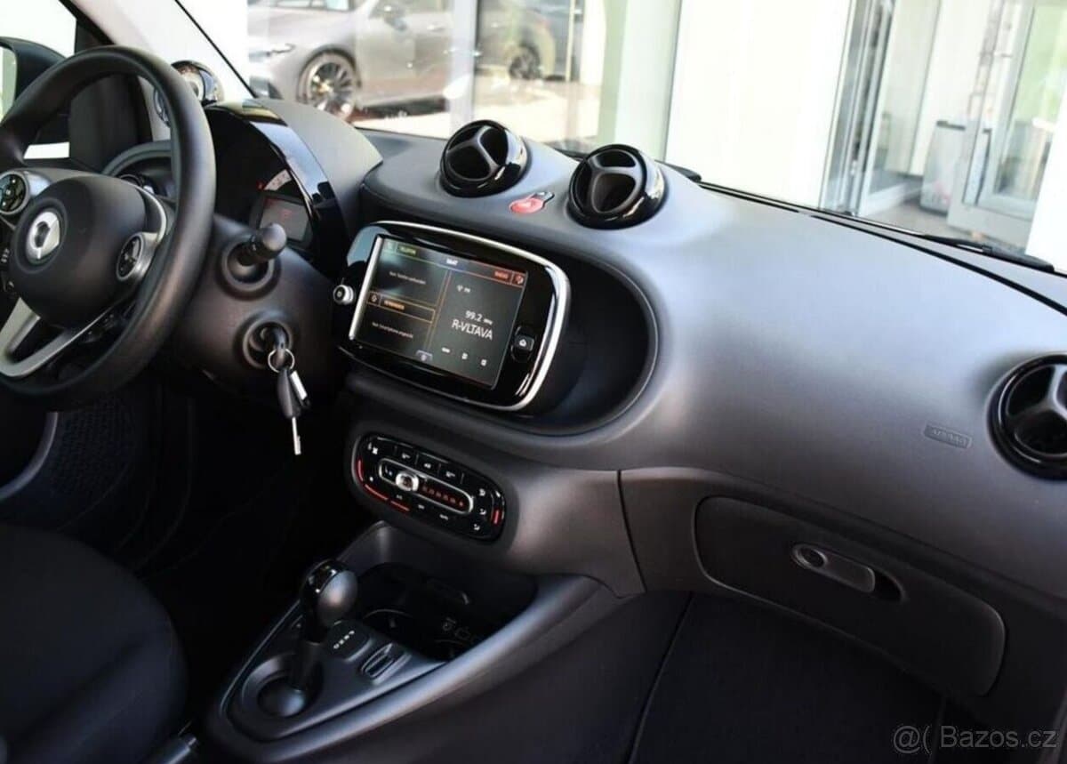 2022 Smart FORTWO - 13