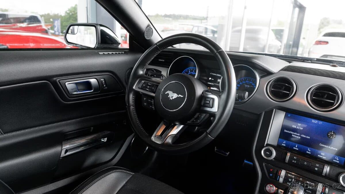 2020 Ford MUSTANG - 13