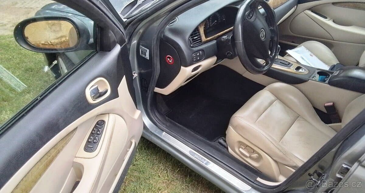 2002 Jaguar S-TYPE - 13
