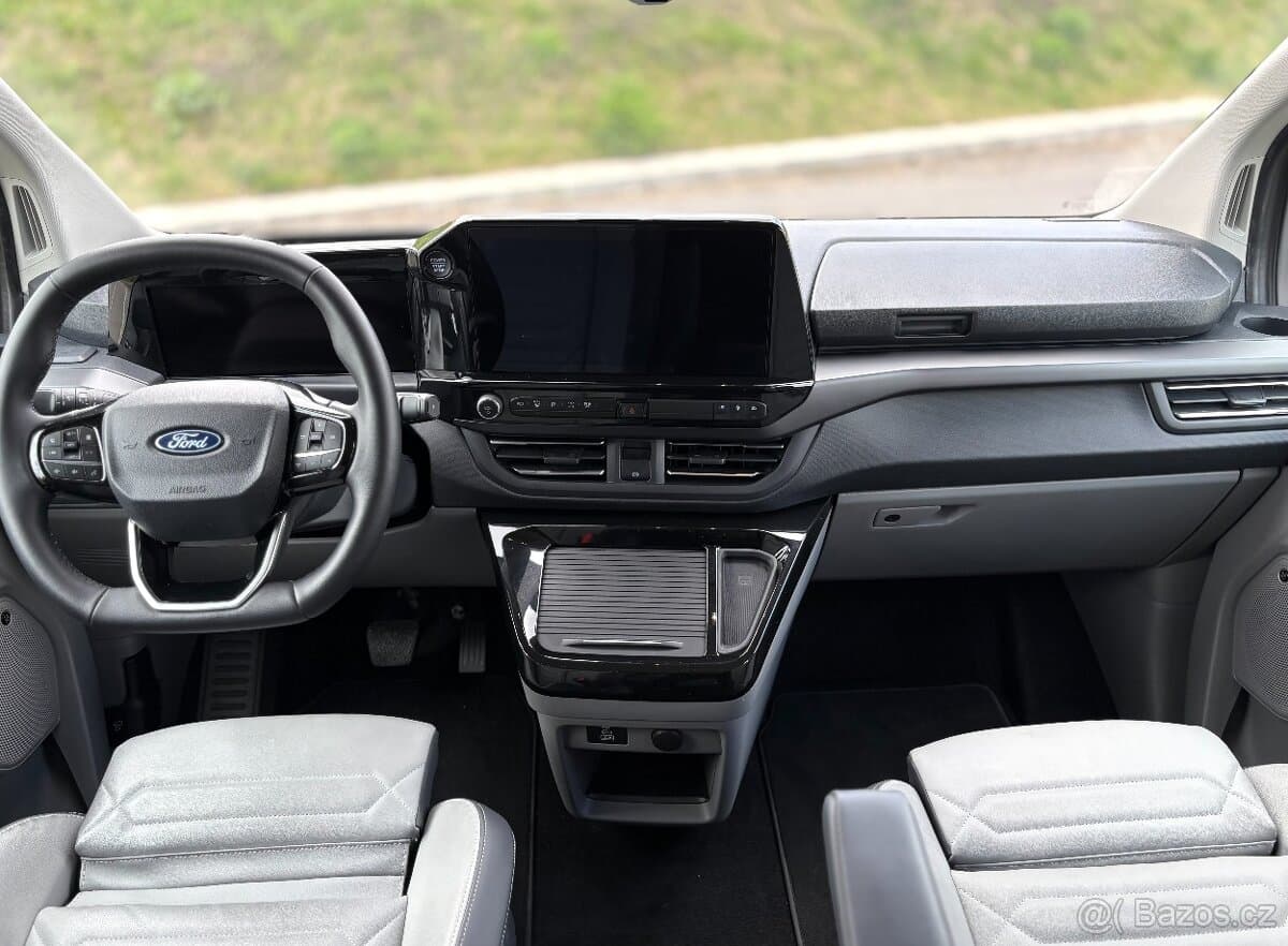 2025 Ford TOURNEO - 13
