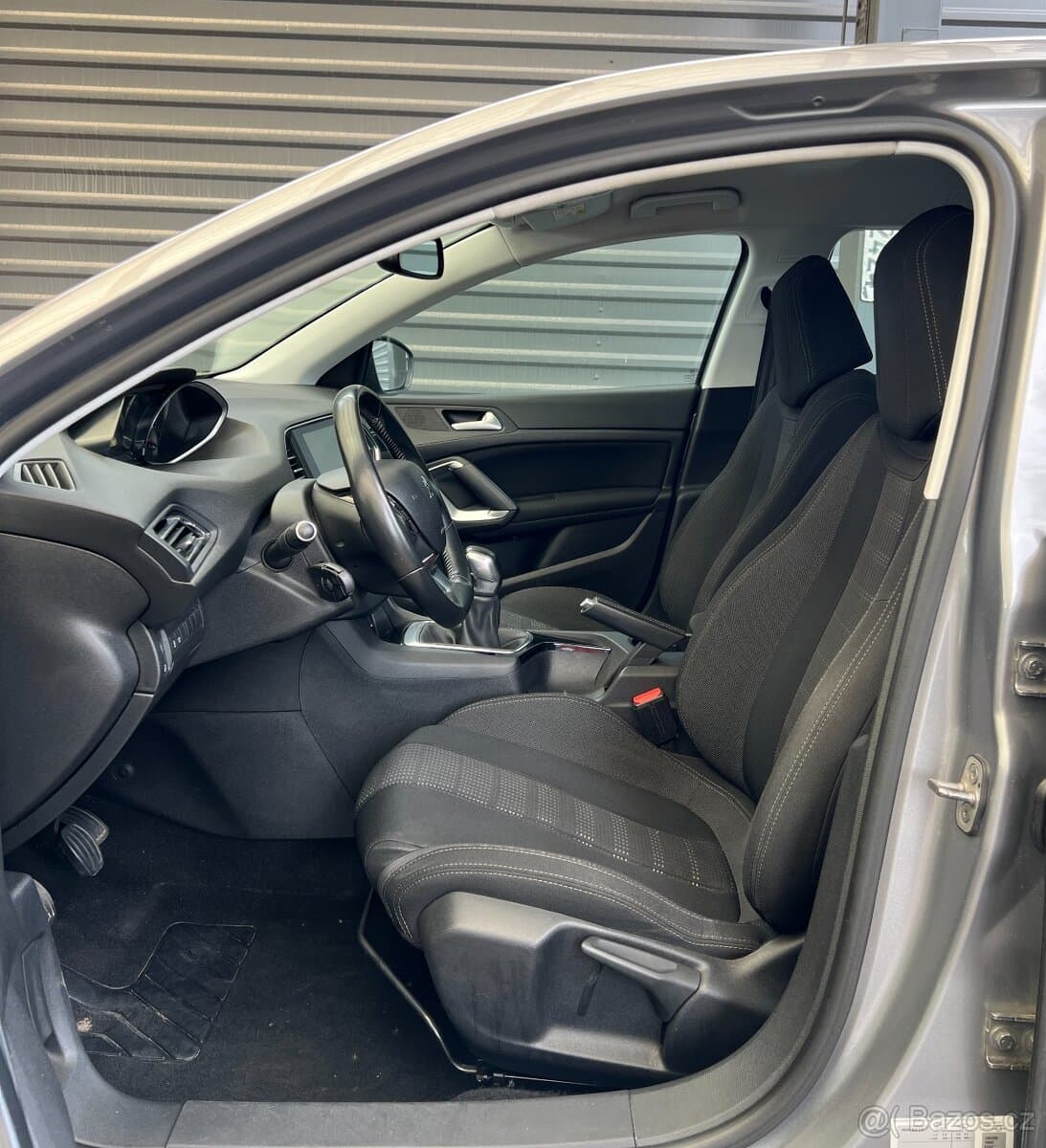 2014 Peugeot 308 - 13