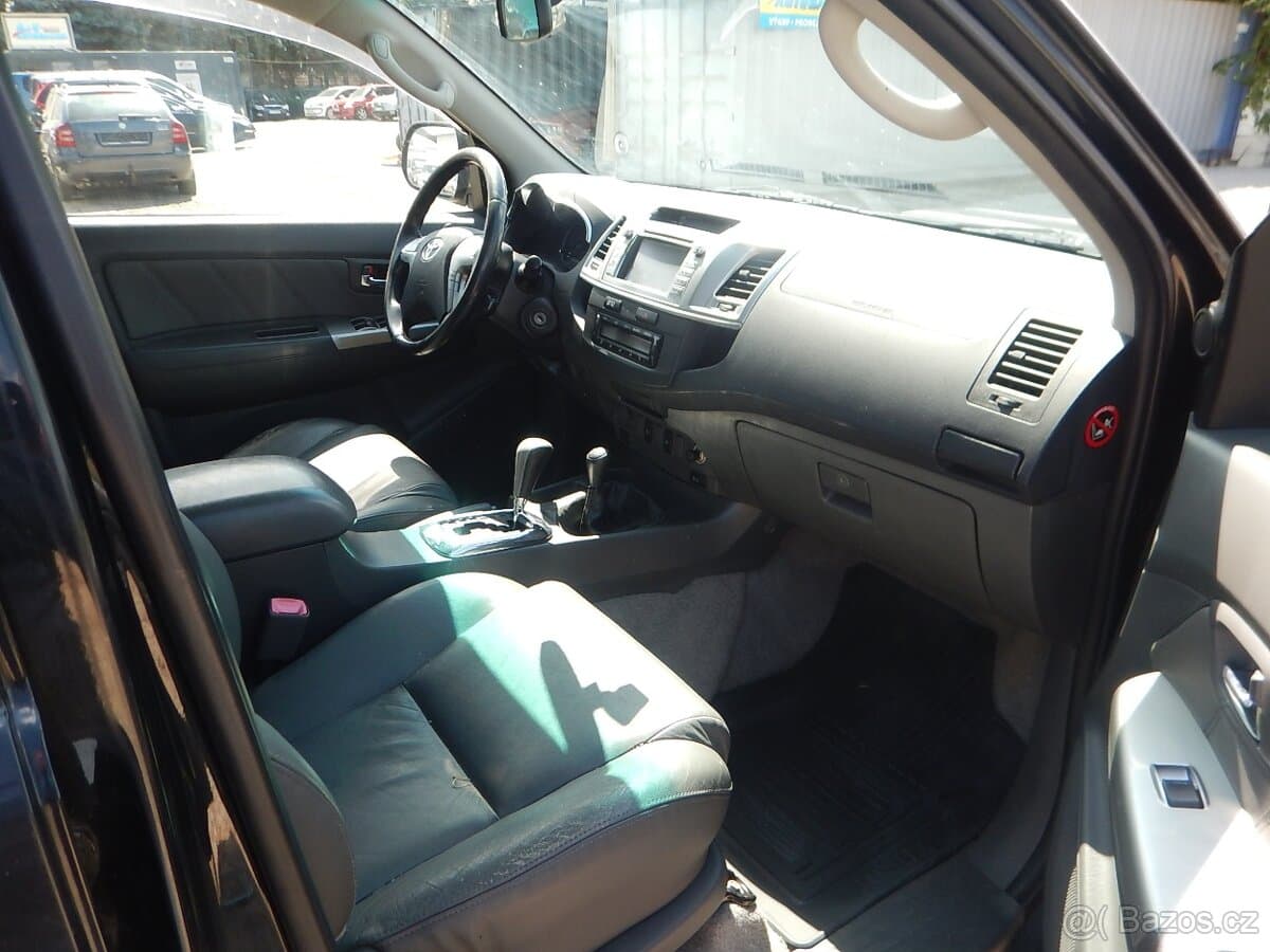 2012 Toyota HILUX - 13