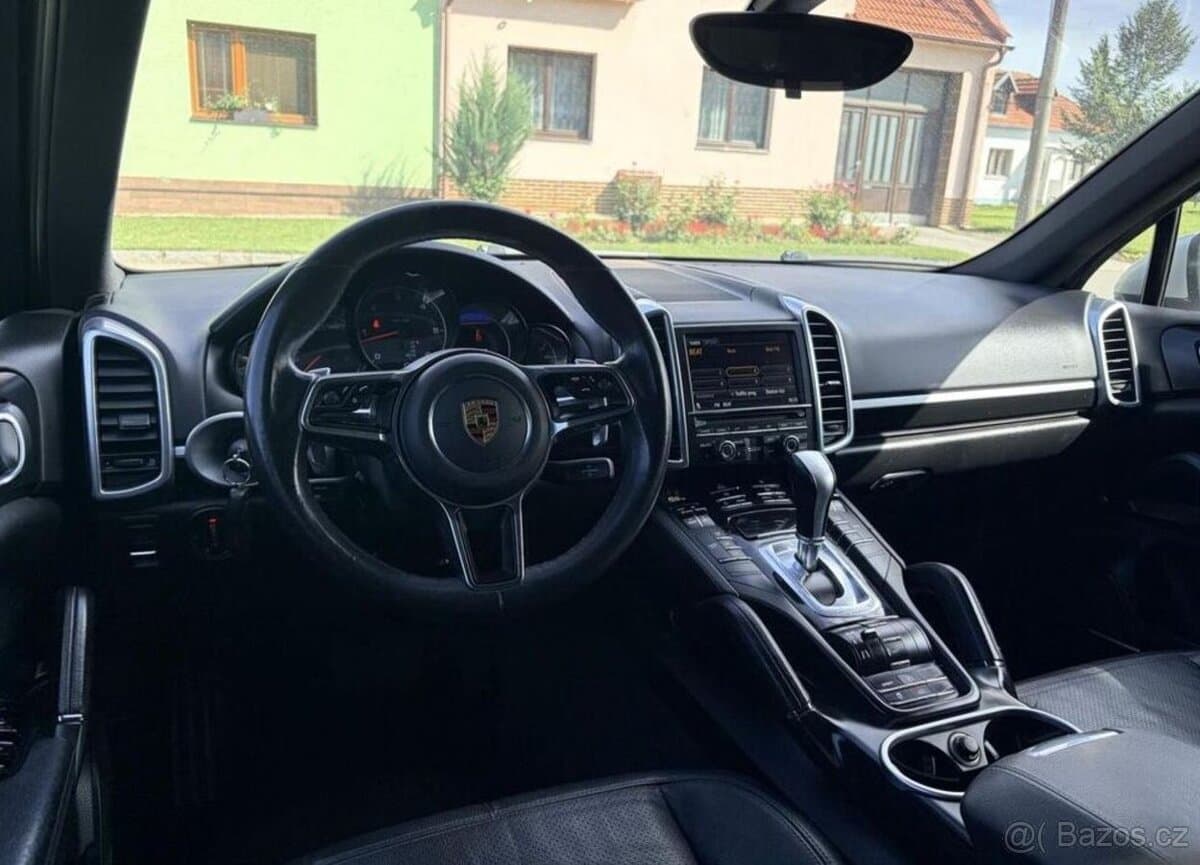2012 Porsche CAYENNE - 13