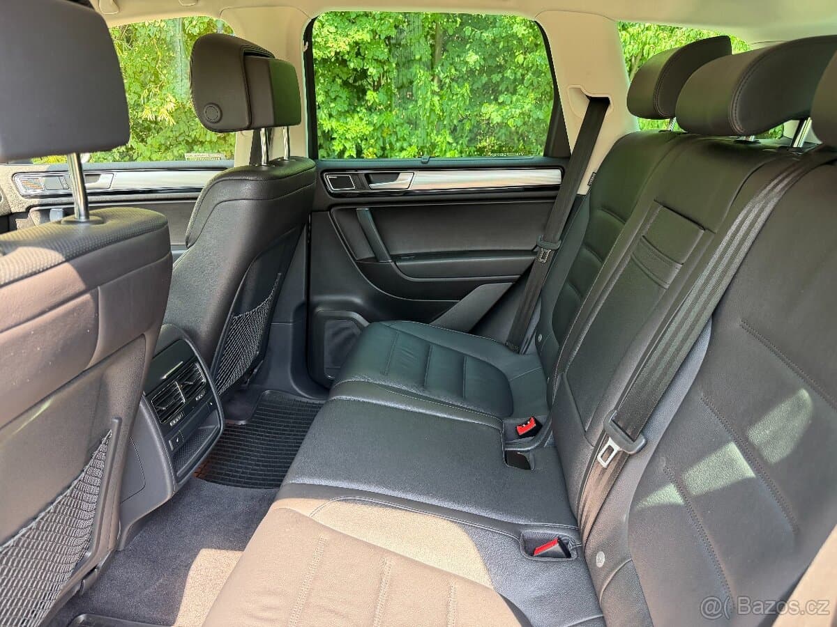 2016 Volkswagen TOUAREG - 13