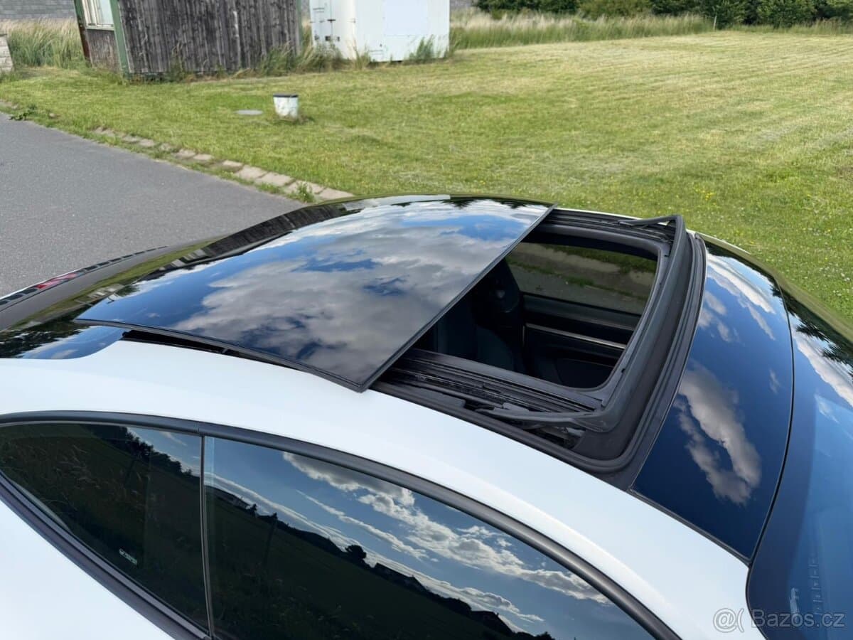 2019 Porsche 911 - 13