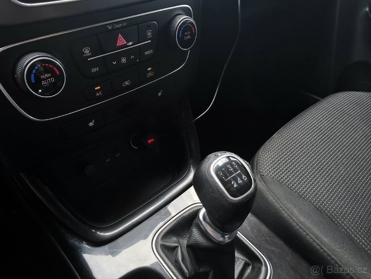 2014 Kia SORENTO - 13