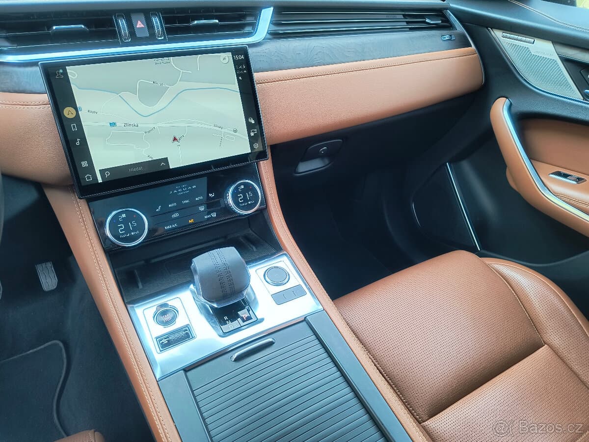 2021 Jaguar F-PACE - 13