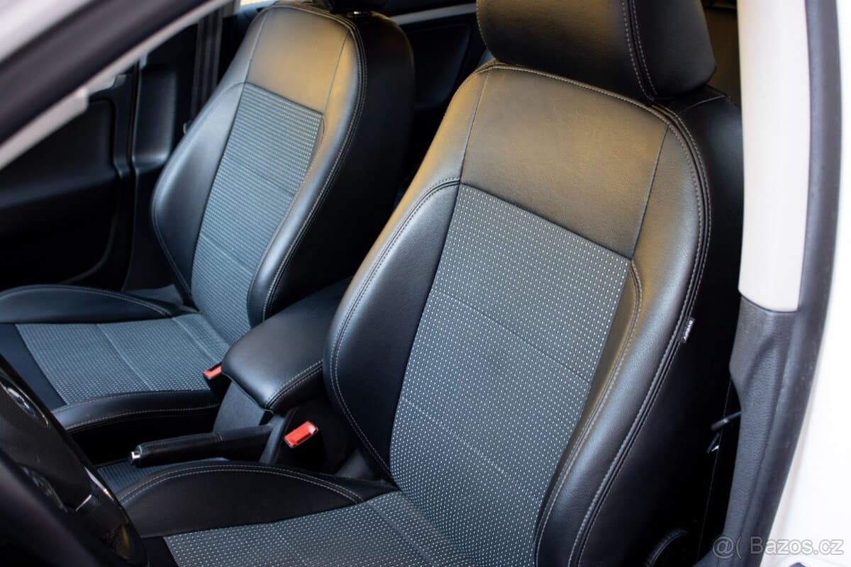 2010 Volkswagen GOLF - 13