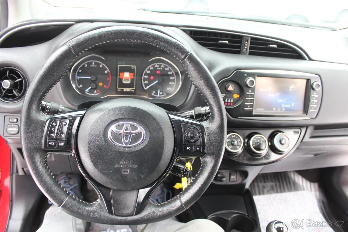 2018 Toyota YARIS - 13