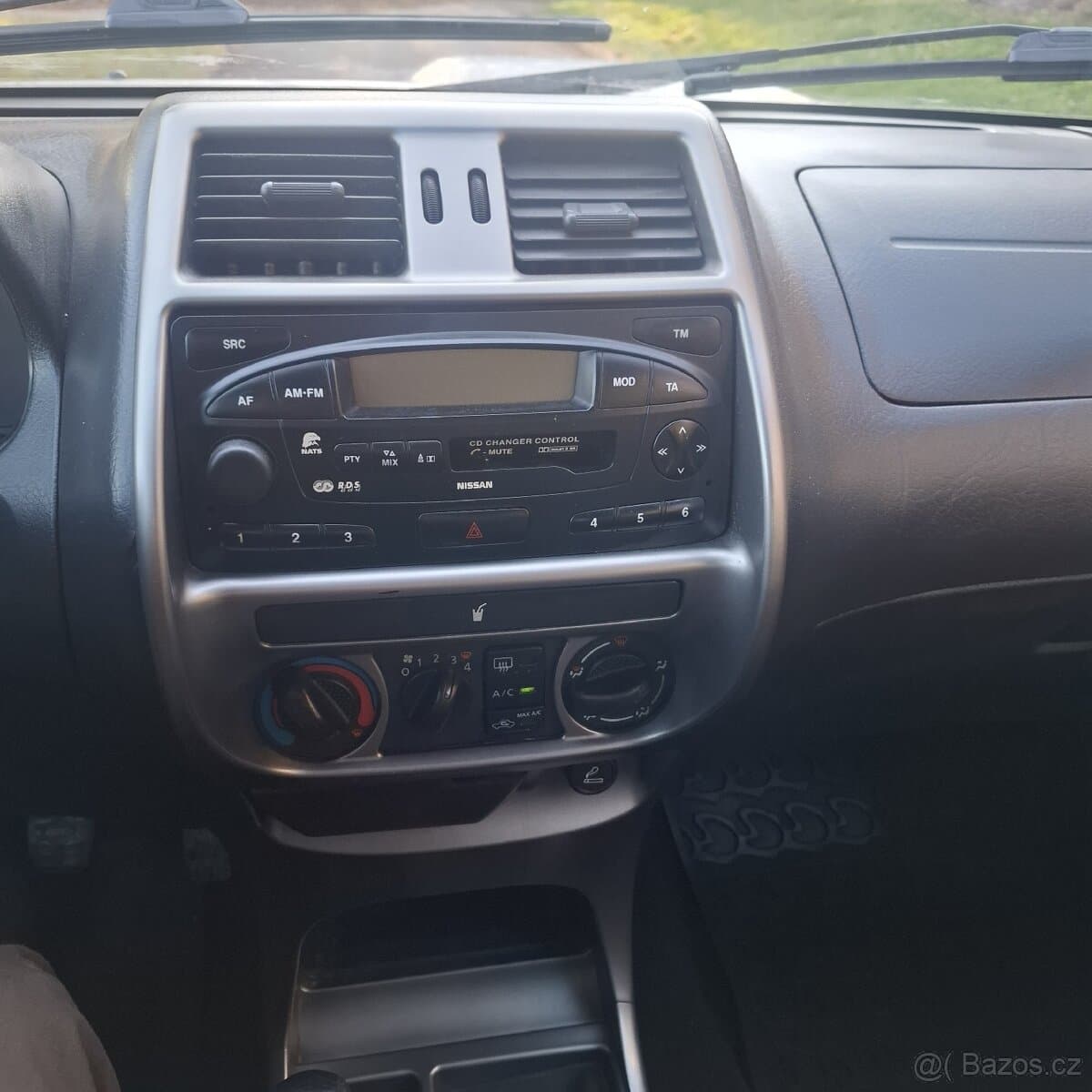 2004 Nissan TERRANO - 13