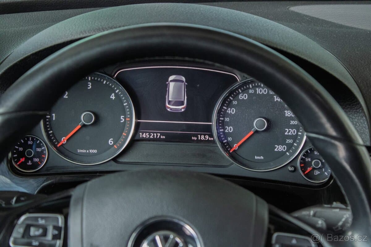 2017 Volkswagen TOUAREG - 13