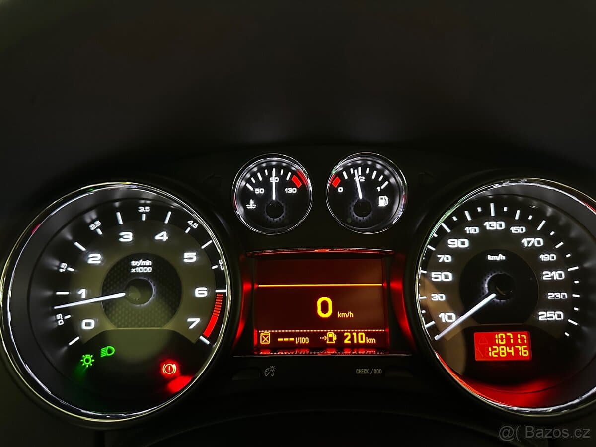2011 Peugeot RCZ - 13