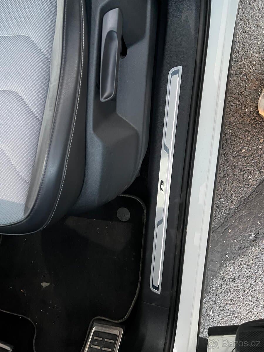 2021 Volkswagen TIGUAN - 13