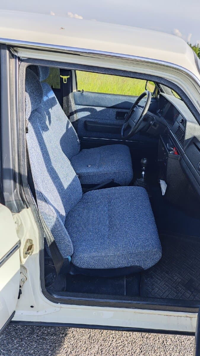 1991 Volvo 240 - 13