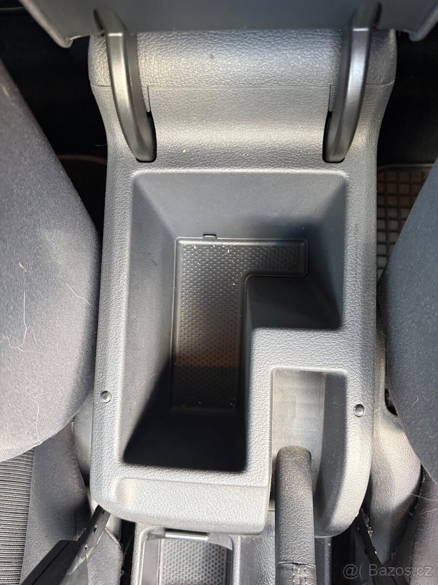 2006 Volkswagen GOLF - 13
