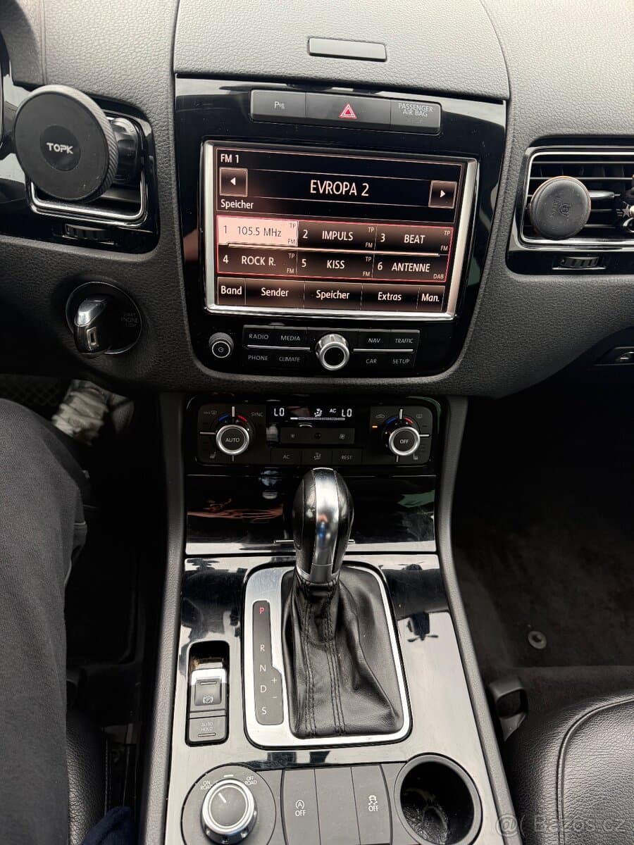 2011 Volkswagen TOUAREG - 13