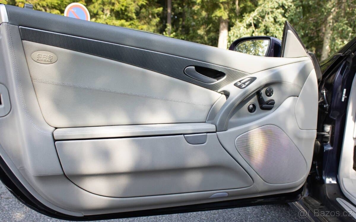 2004 Mercedes-Benz SL - 13