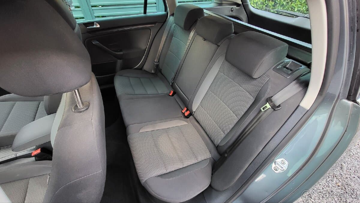 2011 Volkswagen GOLF - 13