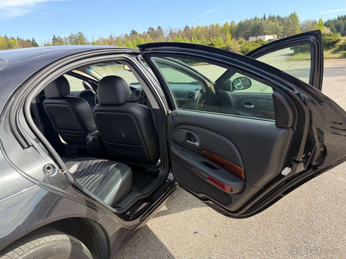 2002 Chrysler 300M - 13