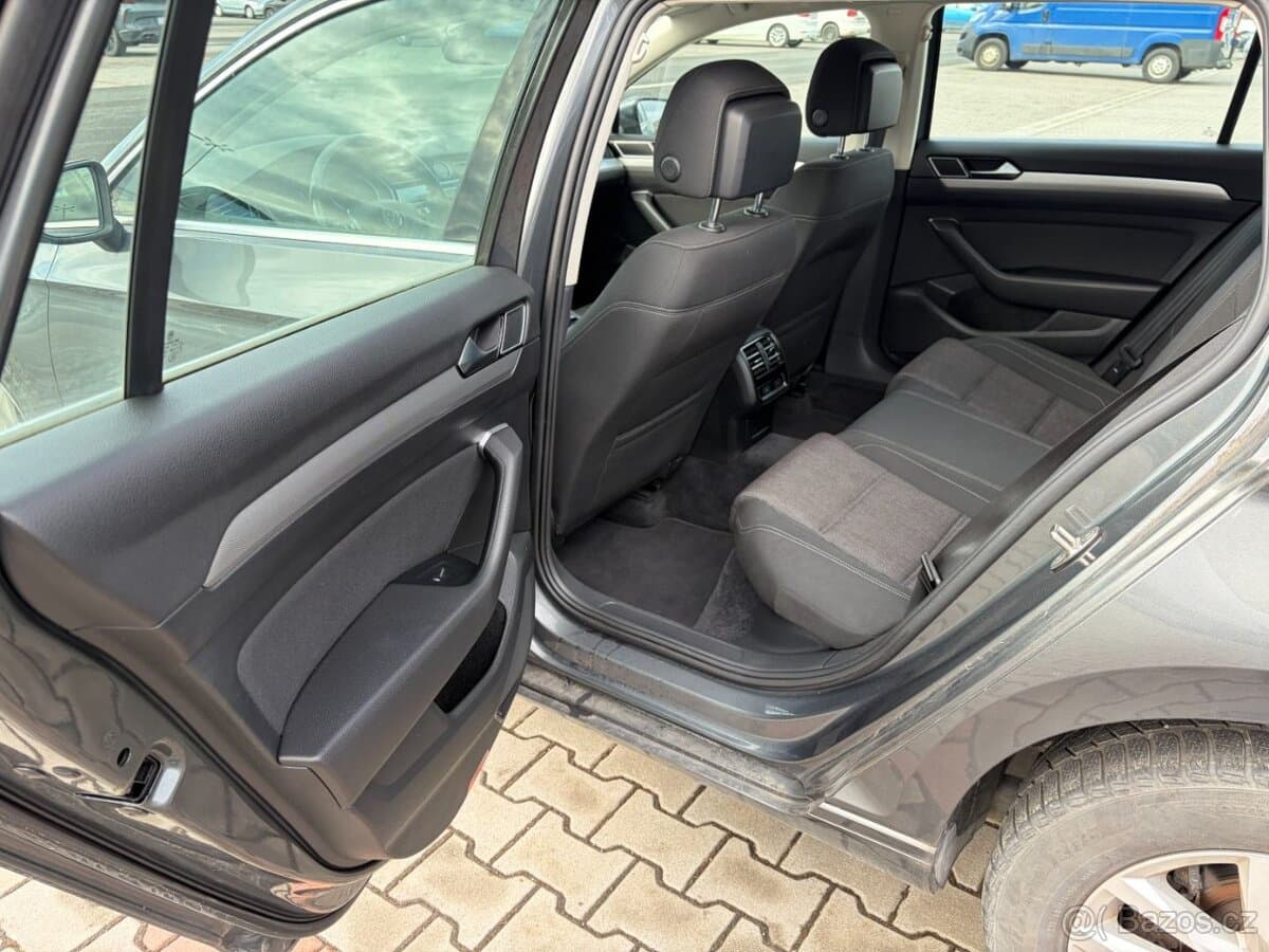 2016 Volkswagen PASSAT - 13
