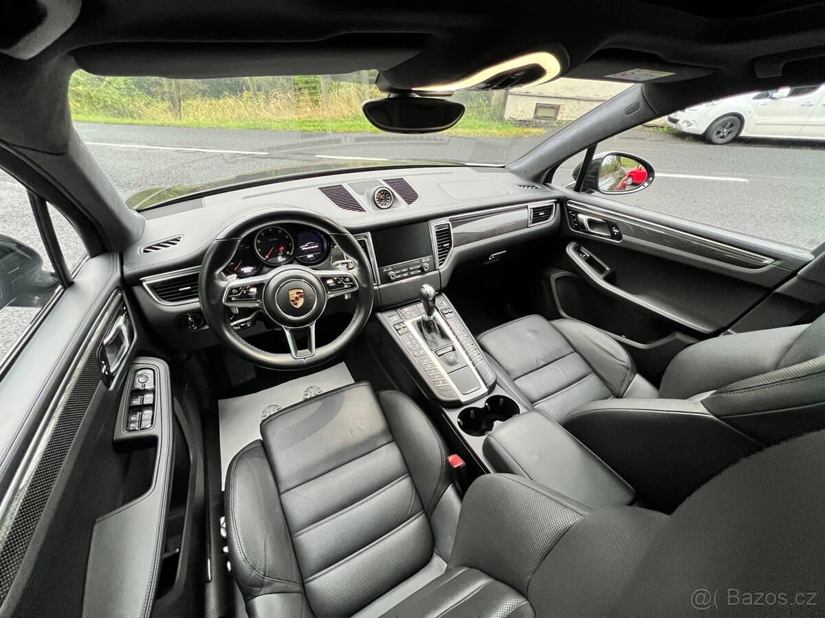 2017 Porsche MACAN - 13