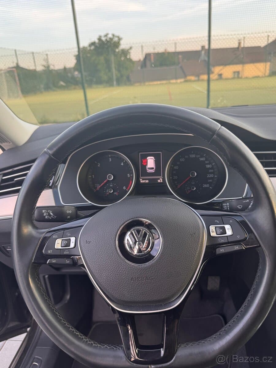 2015 Volkswagen PASSAT - 13