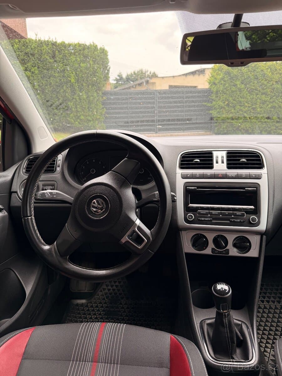 2012 Volkswagen POLO - 13
