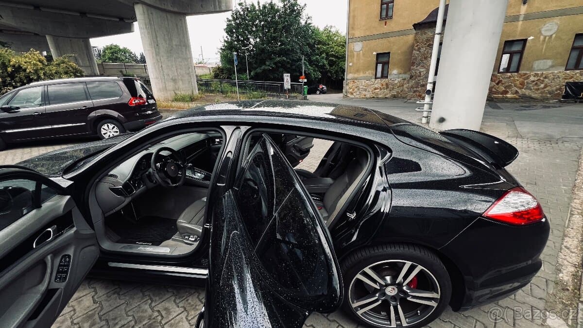 2011 Porsche PANAMERA - 13