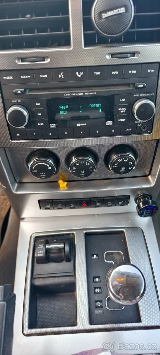 2008 Jeep CHEROKEE - 13
