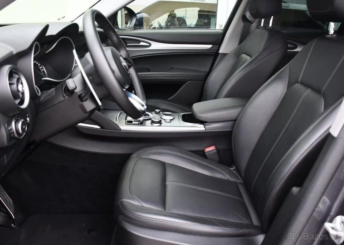 2020 Alfa Romeo STELVIO - 13