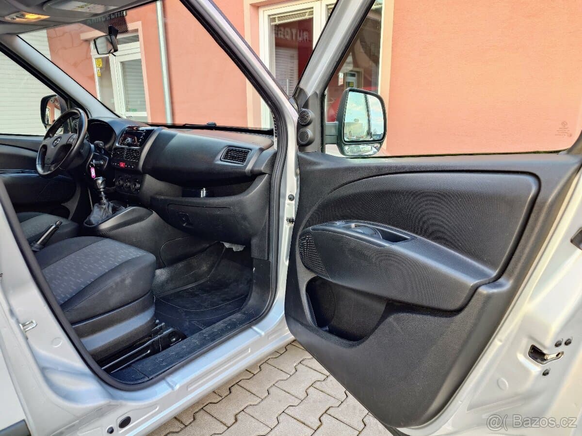 2017 Opel COMBO - 13