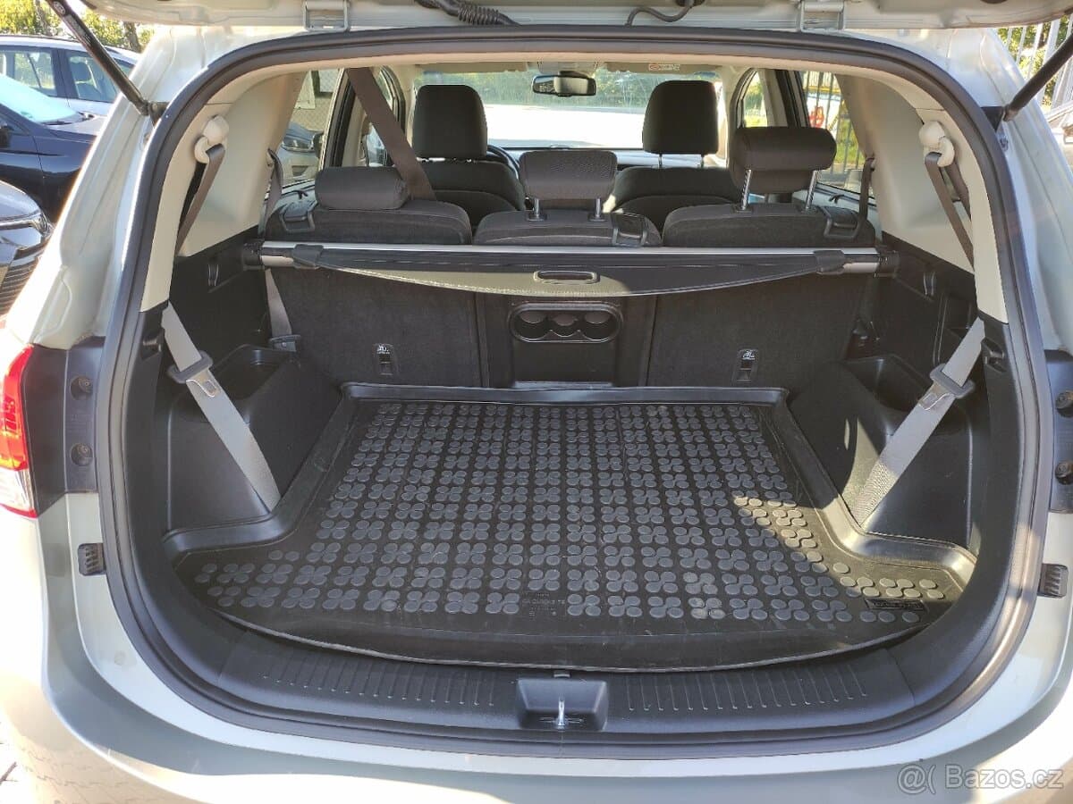 2013 Kia CARENS - 13