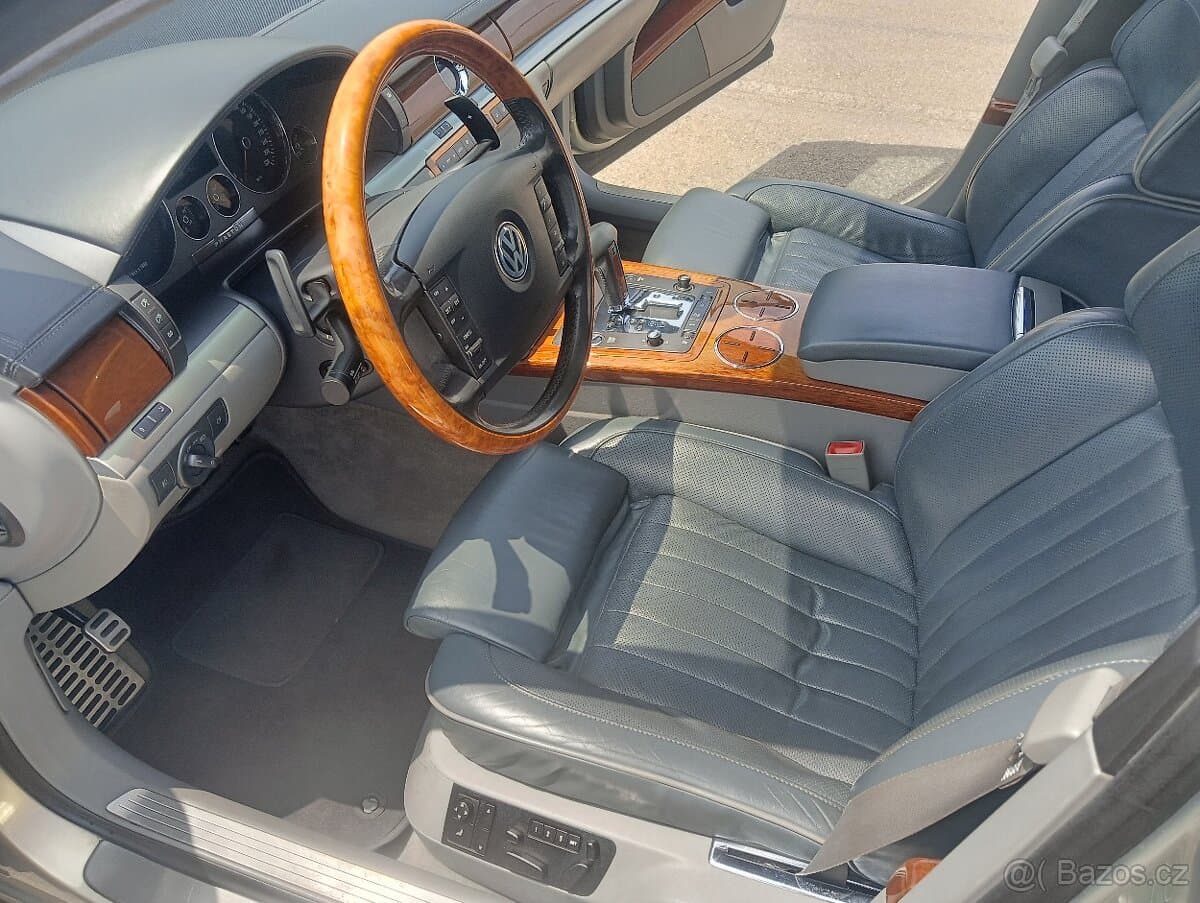 2004 Volkswagen PHAETON - 13