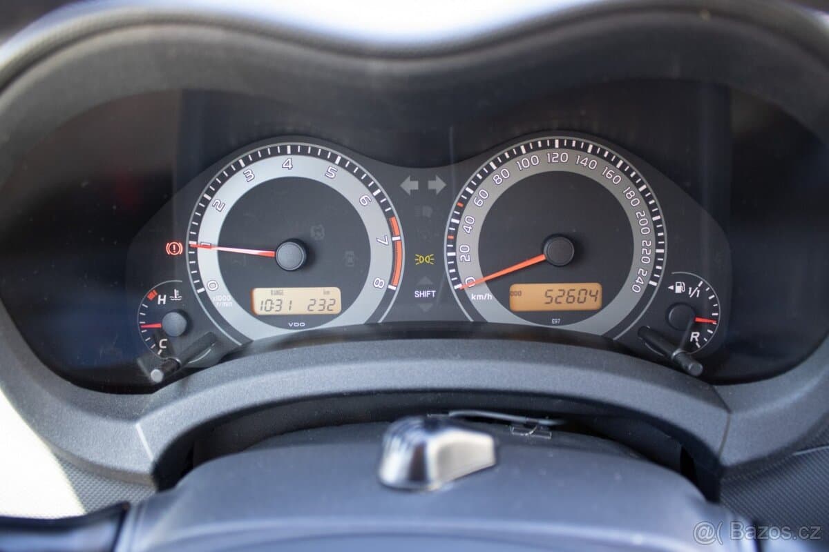 2011 Toyota AURIS - 13