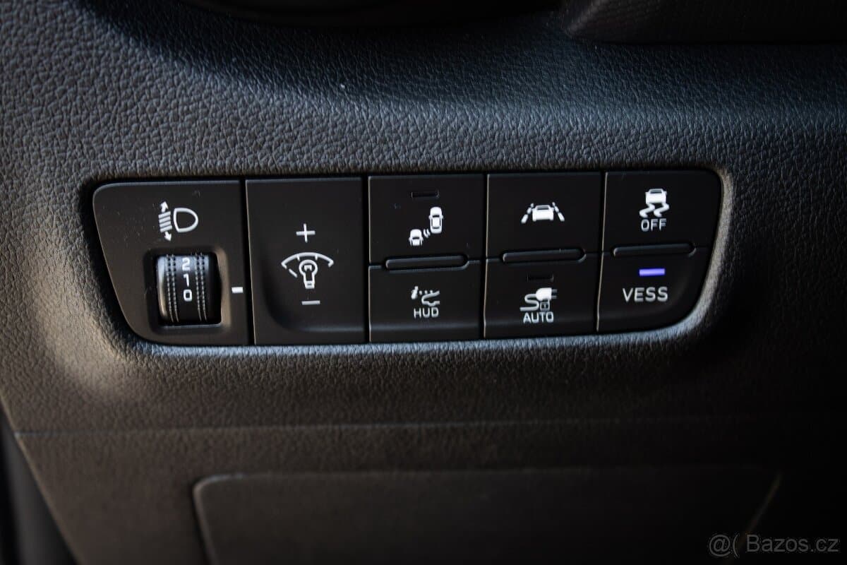 2020 Hyundai KONA - 13