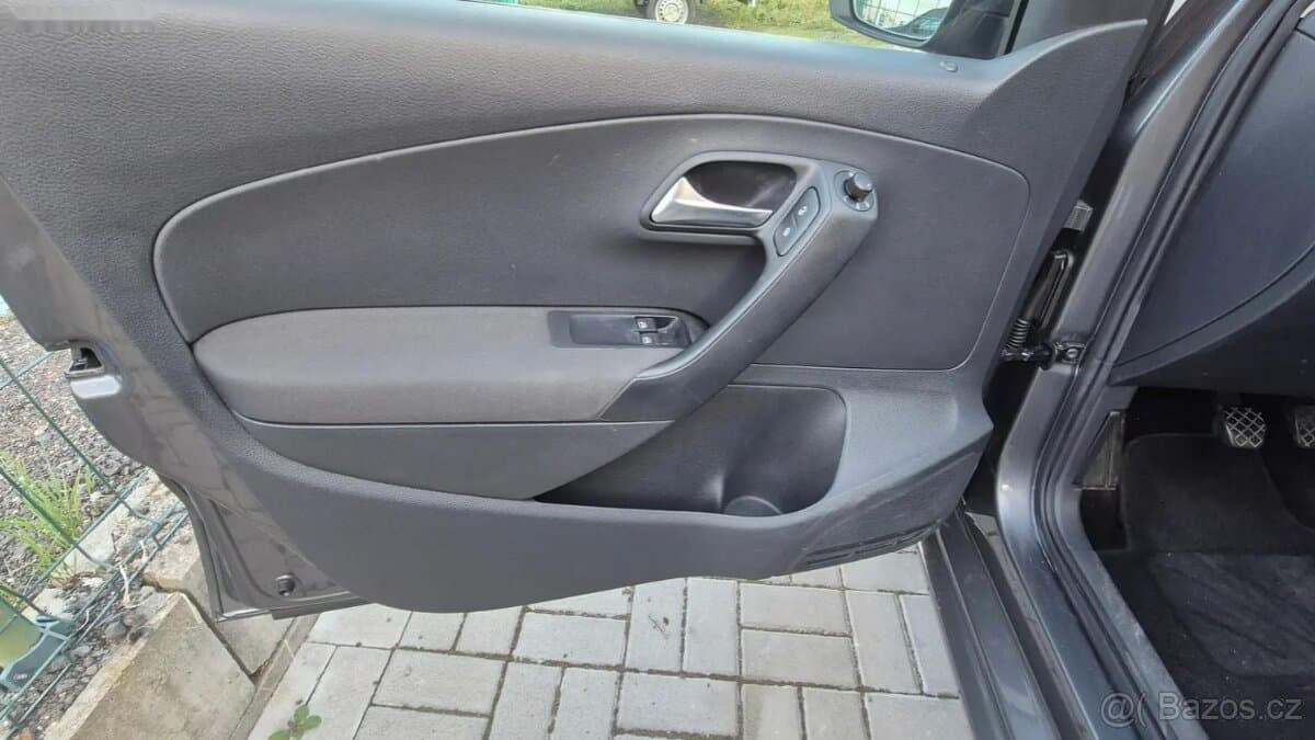 2012 Volkswagen POLO - 13