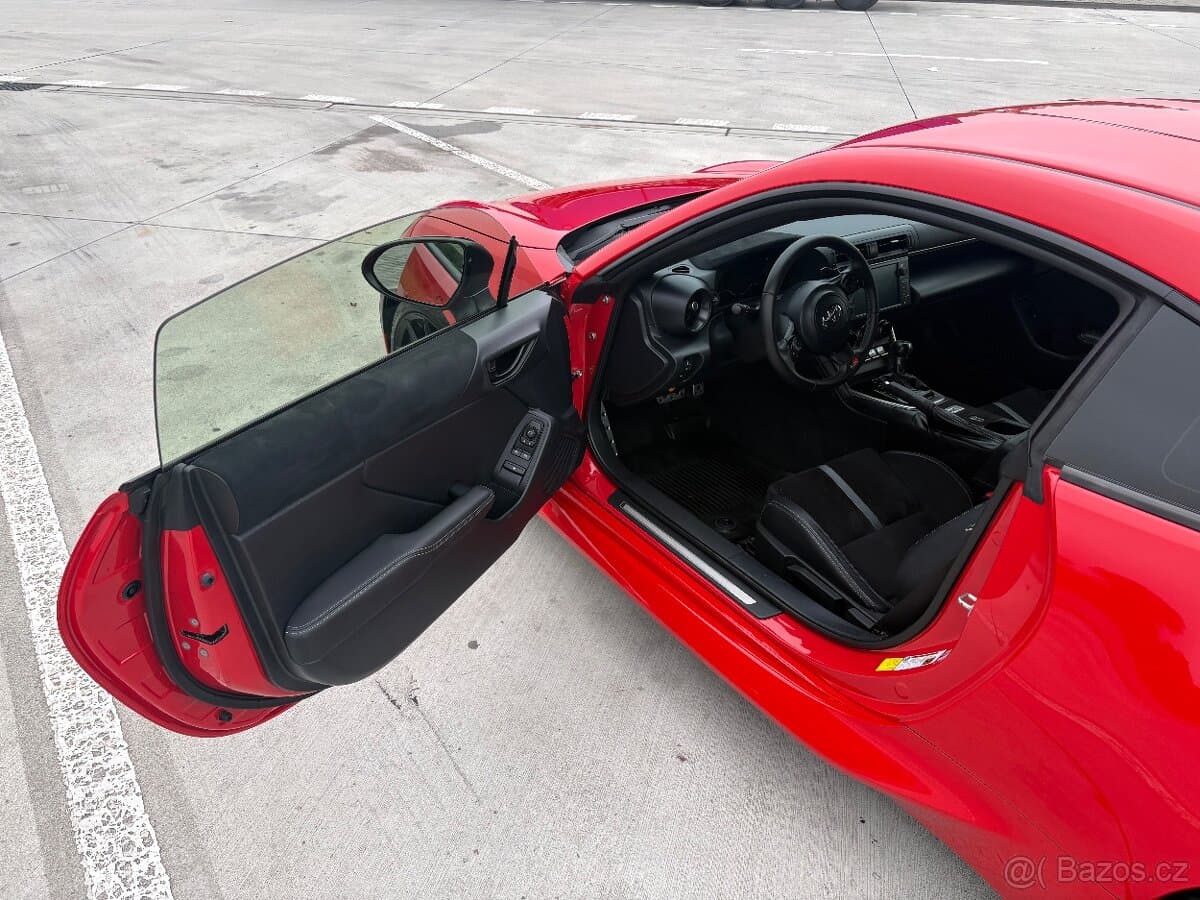 2023 Toyota GR86 - 13