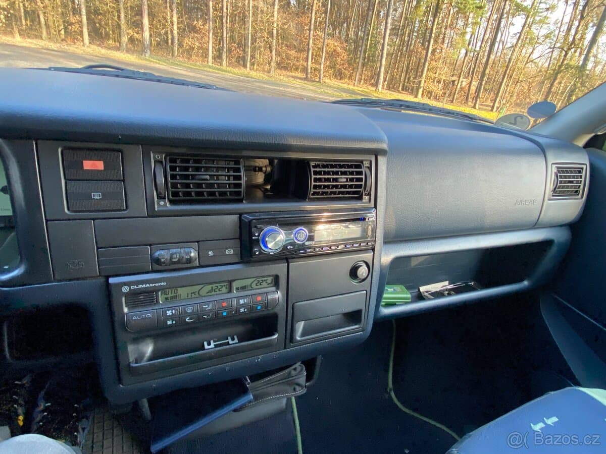 1997 Volkswagen MULTIVAN - 13