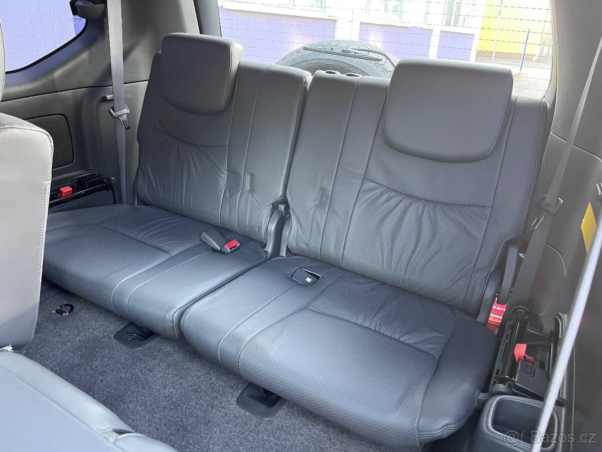 2004 Toyota LAND CRUISER - 13