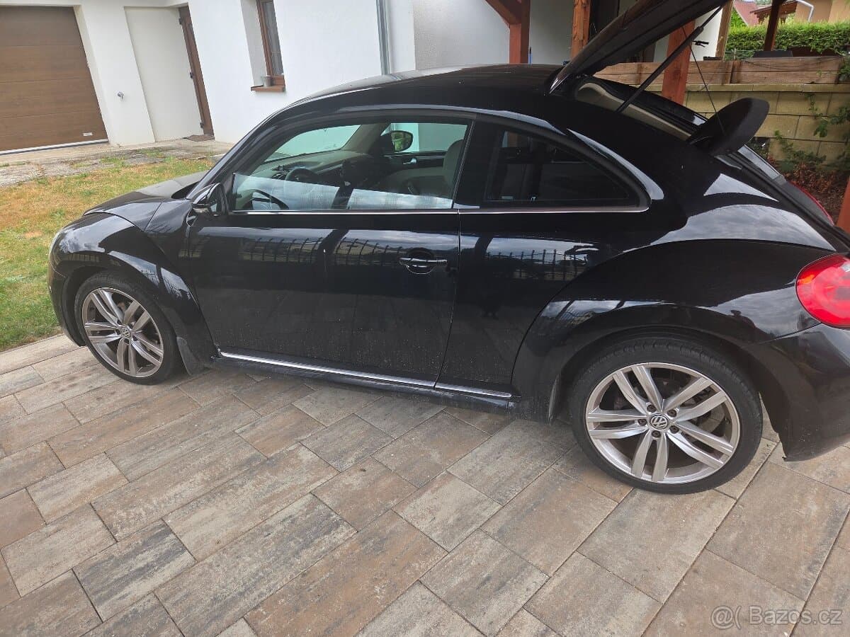 2013 Volkswagen BEETLE - 13