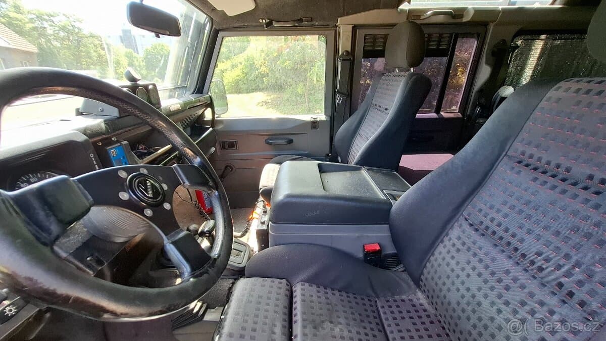 Land Rover DEFENDER - 13